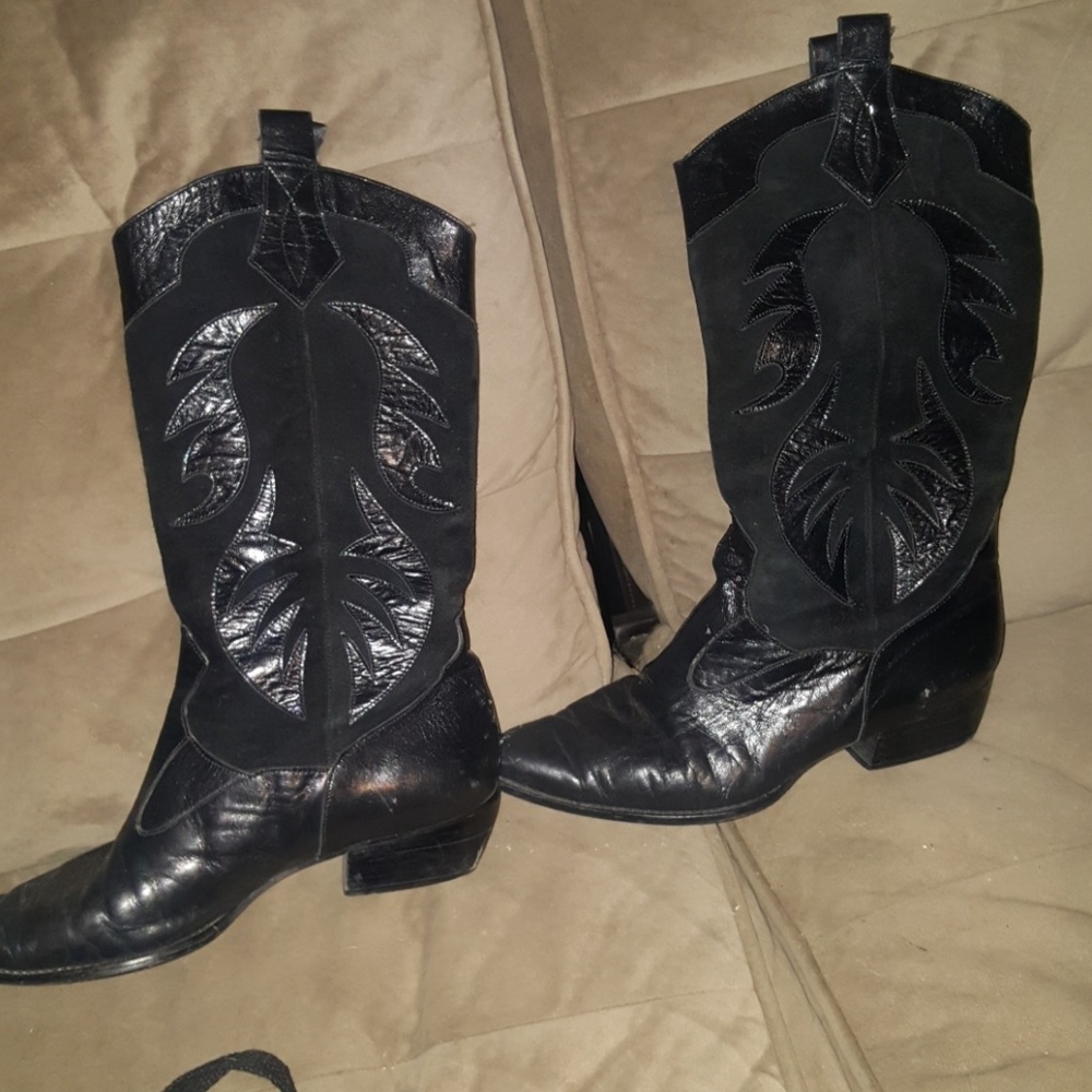 Vaneli Suede Cowgirl Boots